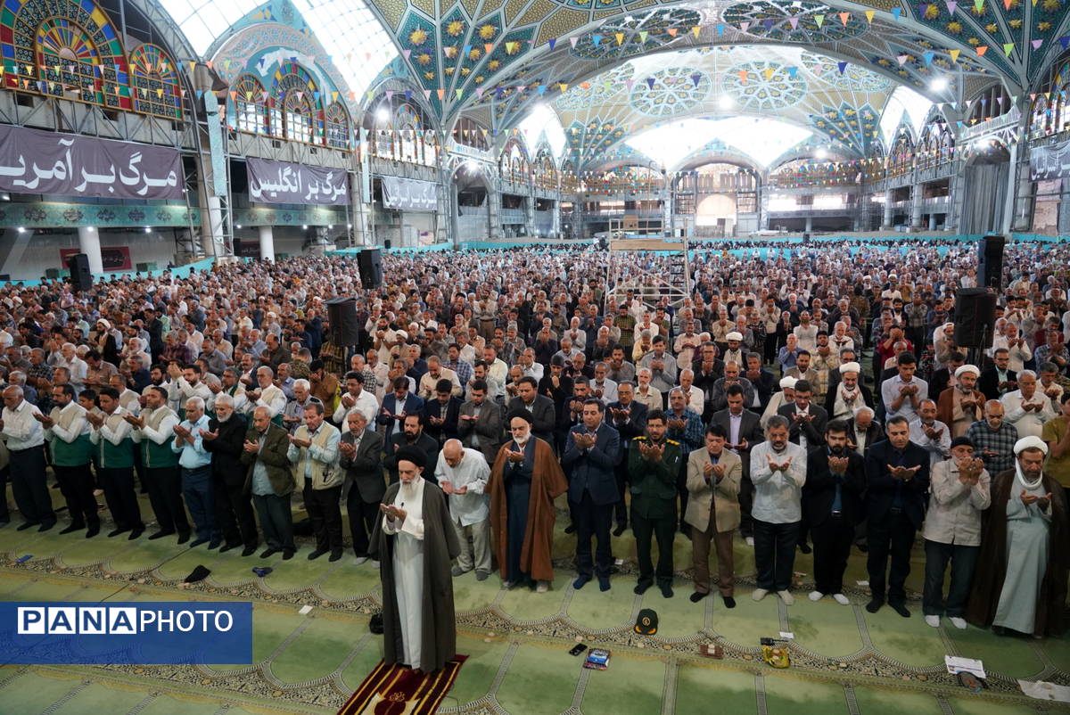 حضور مدیرکل آموزشوپرورش استان در نماز جمعۀ شهر اصفهان