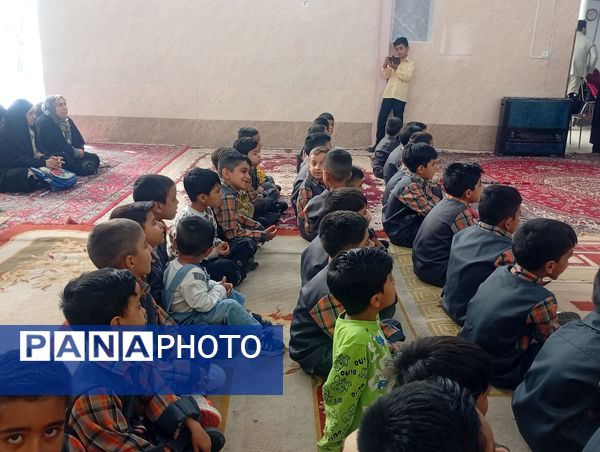 جشن شکوفه ها برای پسران کلاس اولی  دبستان شهید عجمی فدافن