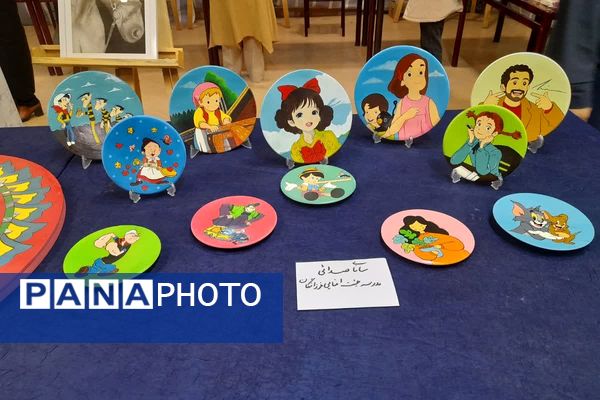 جشن توانمندی زنان  در نمایشگاه بانوان دانشگاه آزاد ملارد