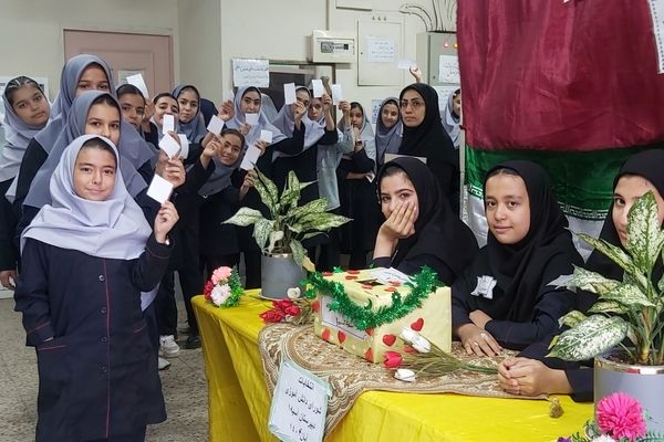 جلوه‌هایی از انتخابات شورای دانش‌آموزی در مدرسه حضرت آسیه(س) قم