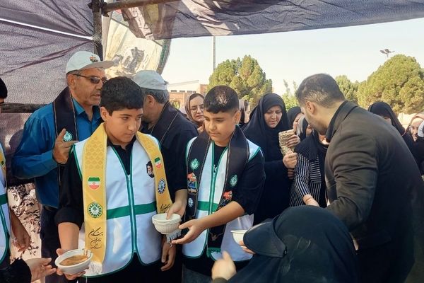 خدمت‌رسانی موکب سازمان دانش‌آموزی کهگیلویه و بویراحمد در پیاده‌روی جاماندگان اربعین