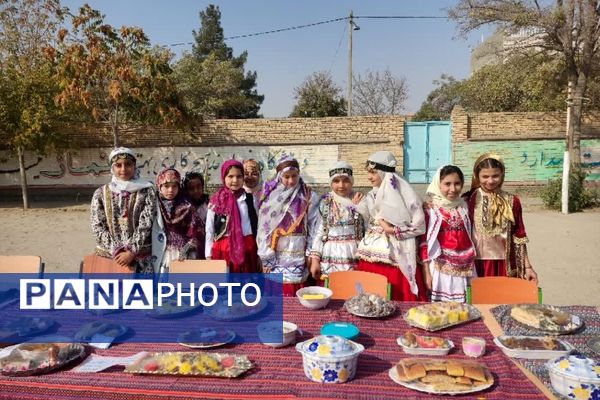 جشنواره غذا در مدرسه مدرس شهرستان چناران