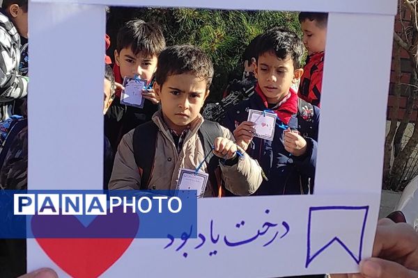 اجرای طرح «لاله‌های روشن» در دبستان شهید نوروزعلی حسینی