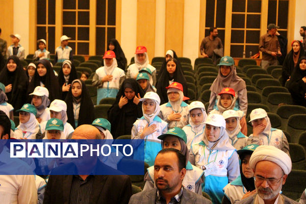 آیین تقدیر از برگزیدگان جشنواره سفیران سلامت استان قم