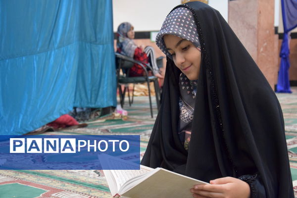 حضور دانش‌آموزان ناحیه یک کرج در نخستین روز اعتکاف دانش‌آموزی