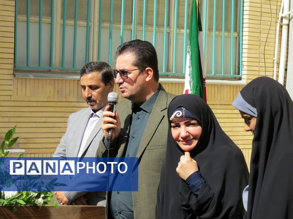 تقدیر از کارکنان‌ اداره‌کل آموزش و پرورش خراسان شمالی 