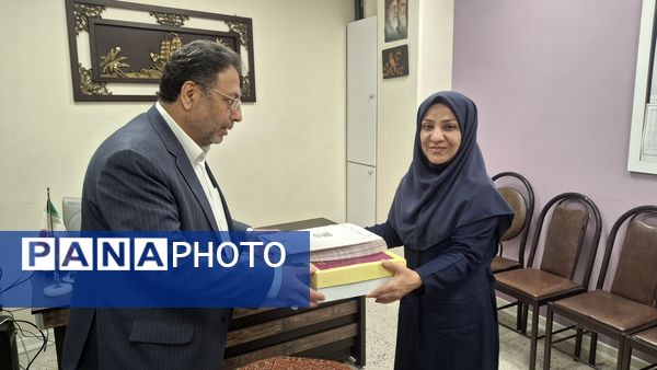مدیر آموزش‌وپرورش منطقه ۱۴ تهران از کارکنان مدرسه اتیسم راد تقدیر کرد