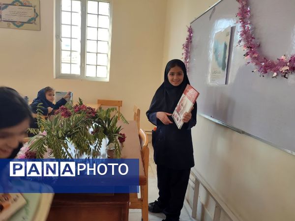 معرفی کتاب‌های  مرجع توسط دانش آموزان مدرسه شهید نجفی فدافن