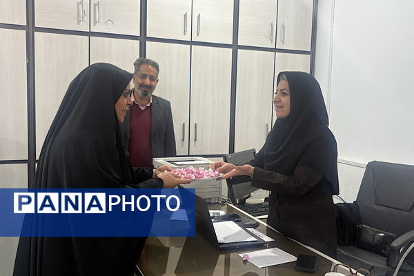 قدردانی از نقش بانوان در عرصه تعلیم و تربیت اسلامشهر