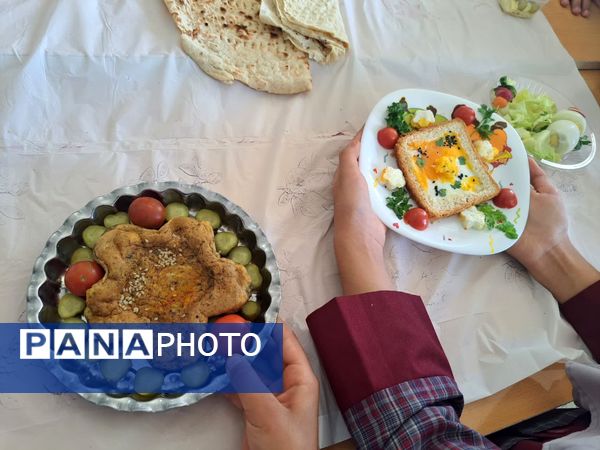 جشن روز جهانی تخم مرغ در دبستان دخترانه الزهرا یزد