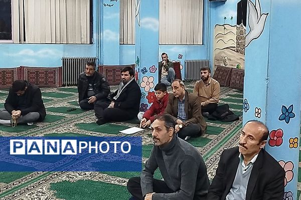 گردهمایی انجمن شعر و ادب فرهنگیان در دبستان طالقانی ناحیه دو شهرری 