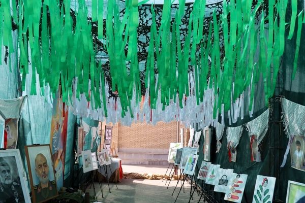 برپایی نمایشگاه مقاومت به مناسبت هفته دفاع مقدس در اداره‌کل آموزش‌وپرورش استان البرز