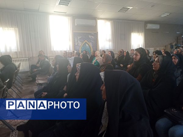 نخستین جلسه آموزش خانواده در دبیرستان بی بی سلطنت قفلی