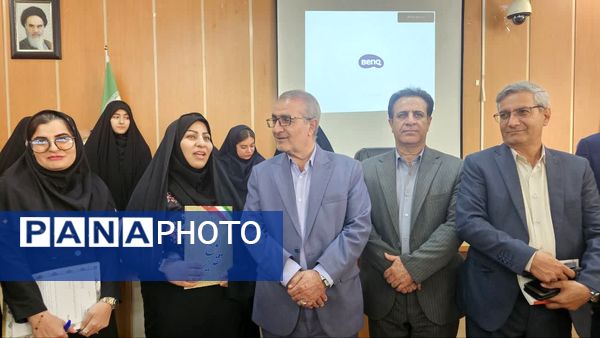 دیدار صمیمی دانش‌آموزان با استاندار کهگیلویه و بویراحمد 