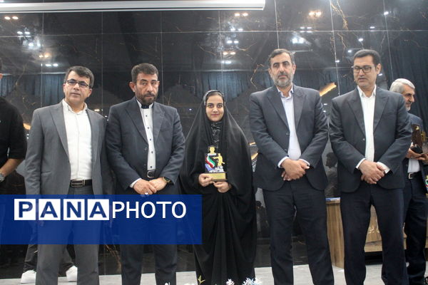 همایش تجلیل از برترین‌های کنکور سراسری 1403 استان بوشهر