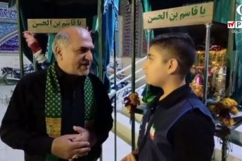 گفت‌وگو با خادمین امام حسین(ع) در مراسم عزاداری دهه محرم مسجد علی‌اصغر(ع) شمس‌آباد 