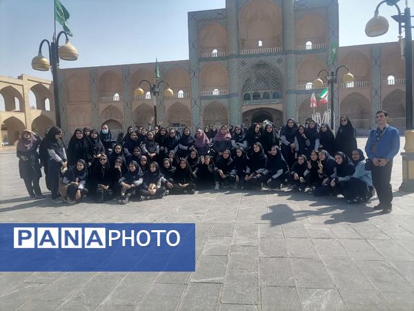 اردوی یزدگردی دانش‌آموزان پایه نهم دبیرستان فاطمه‌الزهرا (س)