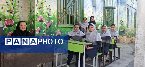 جشن روز معلم در دبستان نیایش ۲