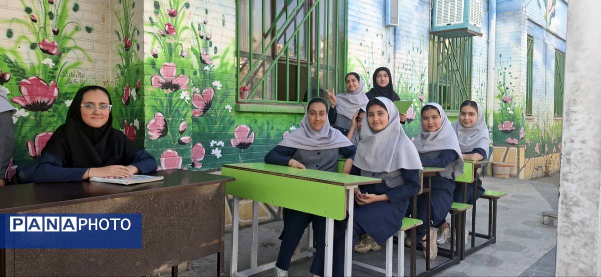 جشن روز معلم در دبستان نیایش ۲