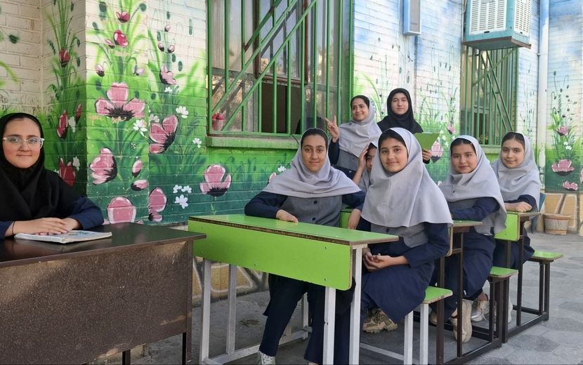 جشن روز معلم در دبستان نیایش ۲