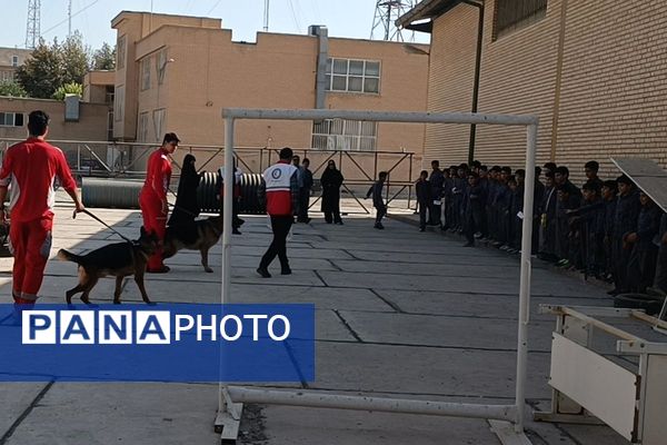 بازدید دانش‌آموزان دبستان علامه طباطبایی از جمعیت هلال‌احمر پیشوا