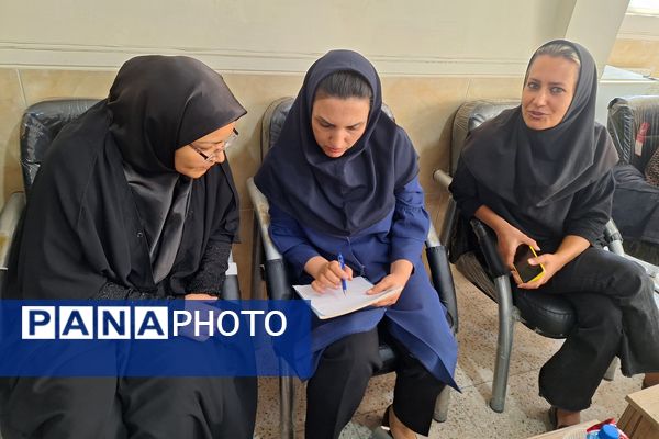 اولین جلسه انجمن اولیا و مربیان در آموزشگاه معارف ۶ شیراز 
