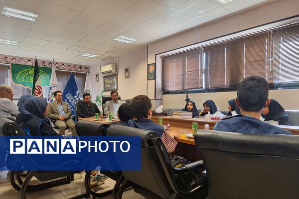جلسه هم اندیشی و تجلیل از خبرنگاران پانا در شیراز 