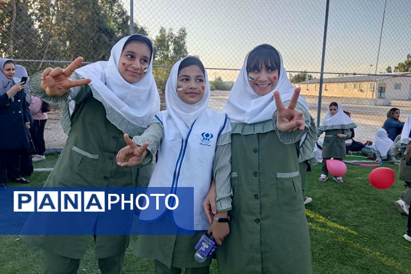 جشنواره بادبادک و بازی‌های بومی محلی در پایگاه دریایی بوشهر 