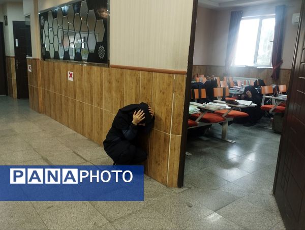  مانور زلزله در مدرسه مصلی نژاد حضرت زهرا(س)