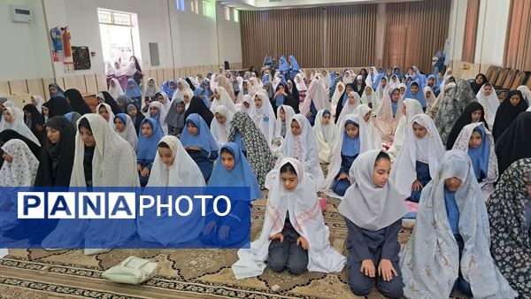 آغاز سال تحصیلی با طنین گلبانگ توحید در دبستان دخترانه ام‌البنین یزد