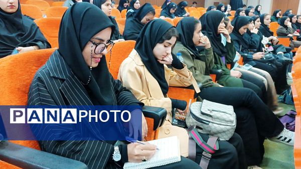 برگزاری محفل شعر در دانشگاه یاسوج