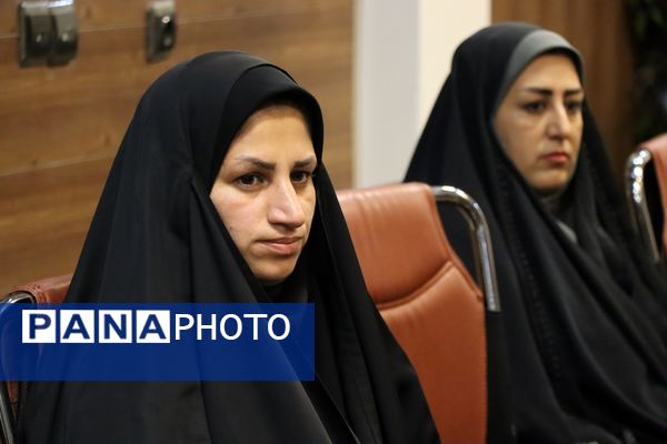 تجلیل از فعالان حوزه بانوان و خانواده در ناحیه یک بهارستان