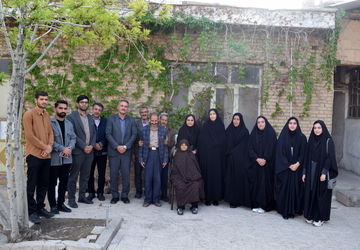 دیدار کارکنان و دانشجویان دانشگاه فرهنگیان استان چهارمحال وبختیاری با خانواده شهید بهزاد مهری قهفرخی 