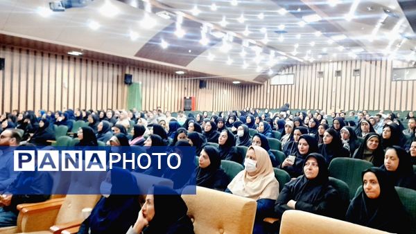 جلسه استانی مشاوران با موضوع «تاب‌آوری و امیدآفرینی در مدارس» در استان البرز