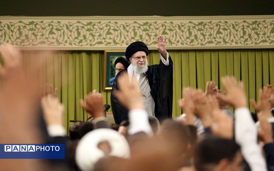 دیدار جمعی از معلمان با رهبر معظم انقلاب