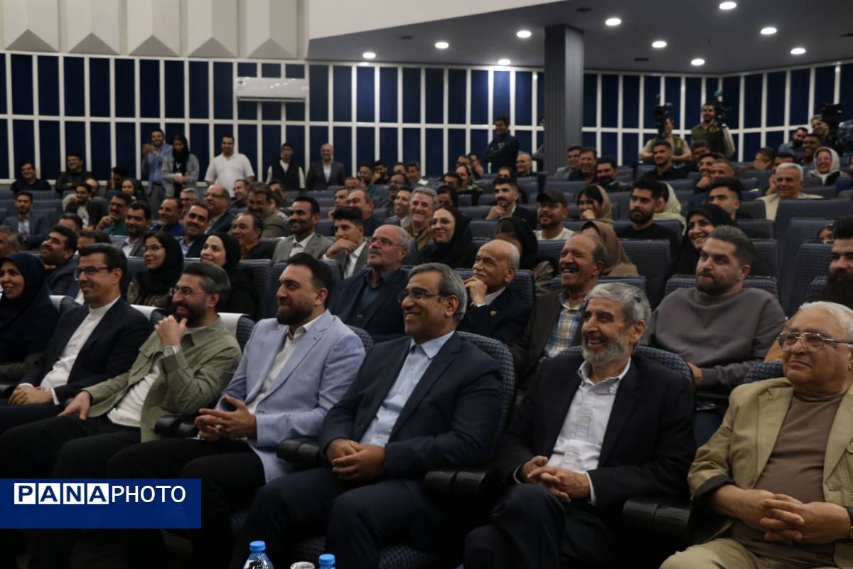 برترینهای ورزش خراسانرضوی در آیین نشان کاوه معرفی شدند