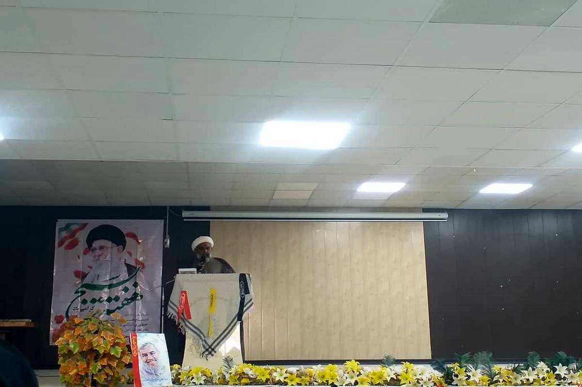 روحیه بسیجی جامعه را به سمت پیشرفت و تعالی هدایت می‌کند