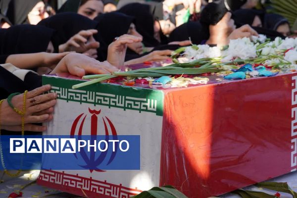 استقبال باشکوه مردم کوهدشت از شهدای گمنام  