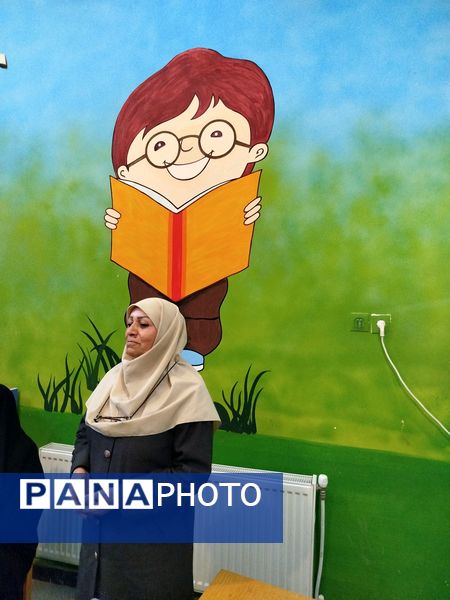 بازدید دانش‌آموزان دبستان ثنایی نوخندان از کتابخانه میرنیا 