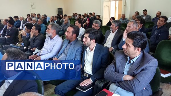 جلسه شورای اداری شهرستان بن با حضور استاندار 