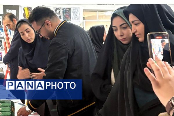 نمایشگاه دست‌سازه‌های خلاق در هنرستان تقوی‌پیشگان بهارستان۲