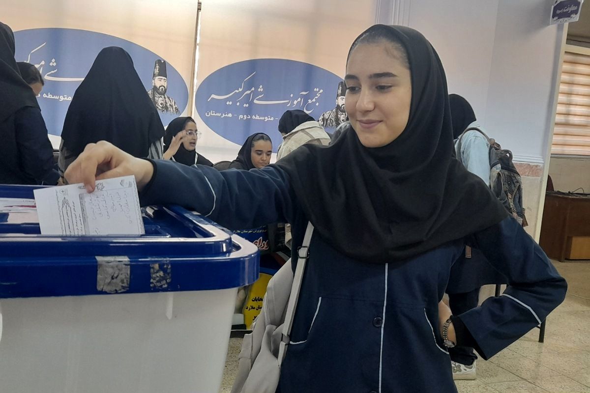 تجلی شور انتخاباتی در مدرسه امیرکبیر