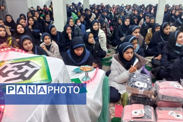 جشن ولادت حضرت علی (ع) و روز پدر در دبیرستان شاهد بحرینیان