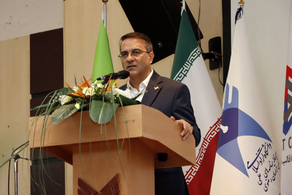 سرمایه انسانی کشور باید هر روز به‌روز شود و فناورانه تحول پیدا کند