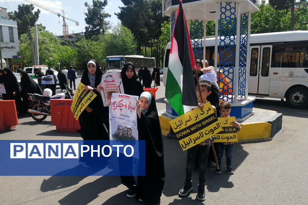 راهپیمایی نمازگزاران جمعه قم در حمایت از عملیات وعده صادق و طرح نور