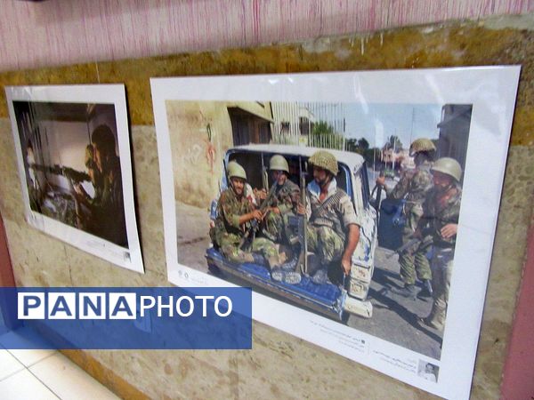برپایی نمایشگاهی از شهدا در دبیرستان هیأت‌امنایی حضرت معصومه (س) ناحیه 4 کرج