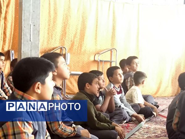 اقامه نماز جماعت به صورت مستمر و روزانه در دبستان شهید نجفی فدافن