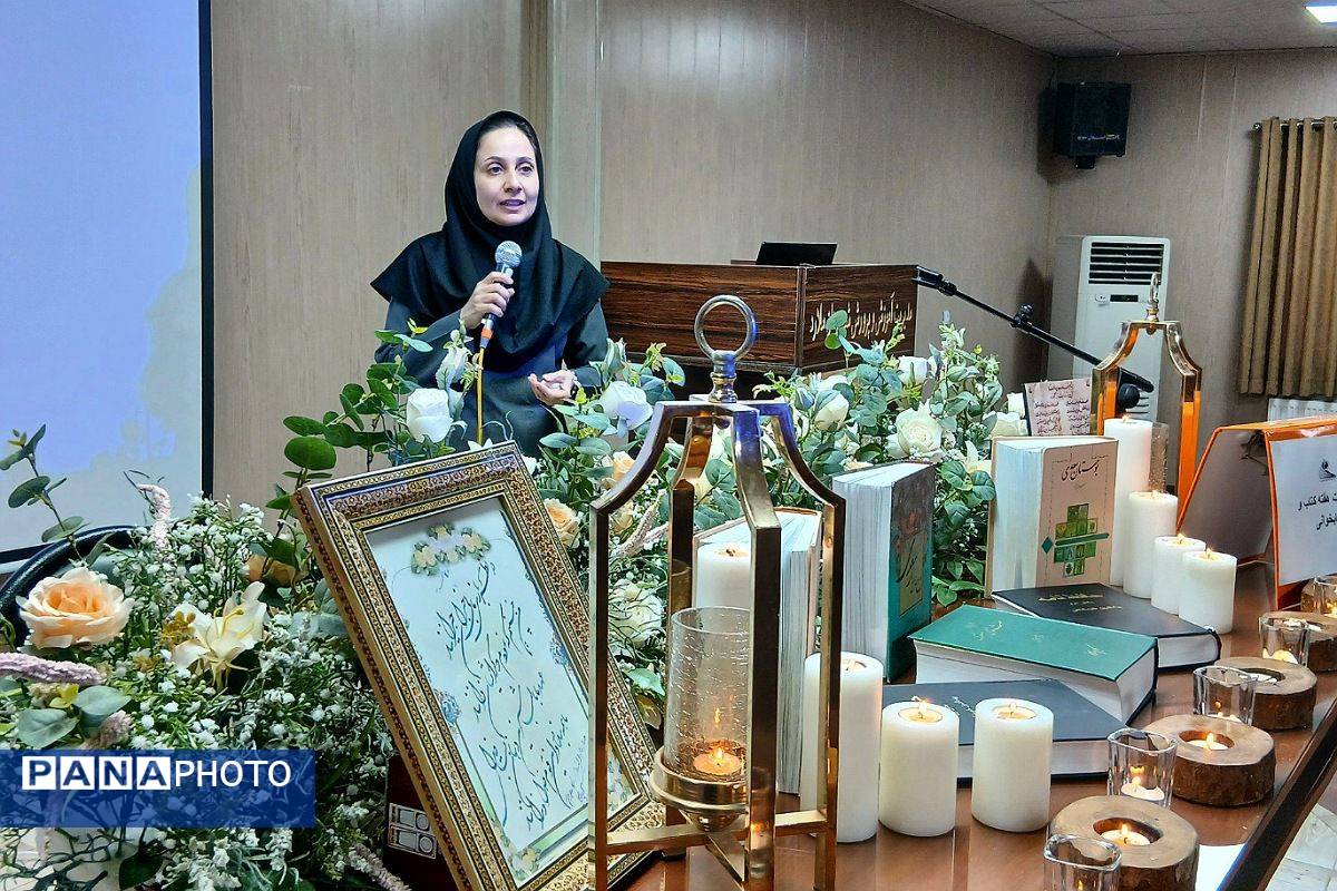 گردهمایی‌ دانش آموزی در هفته کتاب و کتابخوانی