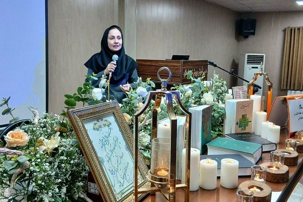 گردهمایی‌ دانش آموزی در هفته کتاب و کتابخوانی