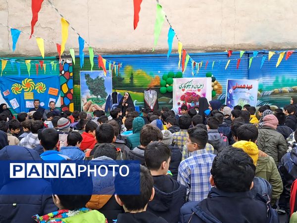 جشن نیکوکاری و عید همدلی در مدارس منطقه ۱۰